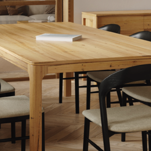Alessa dining table