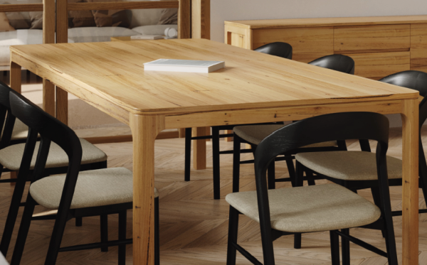 Alessa dining table